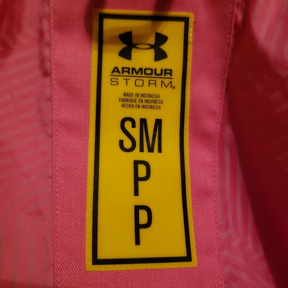 Ladies size small Under Armour all weather coat. - Picture 7 of 7